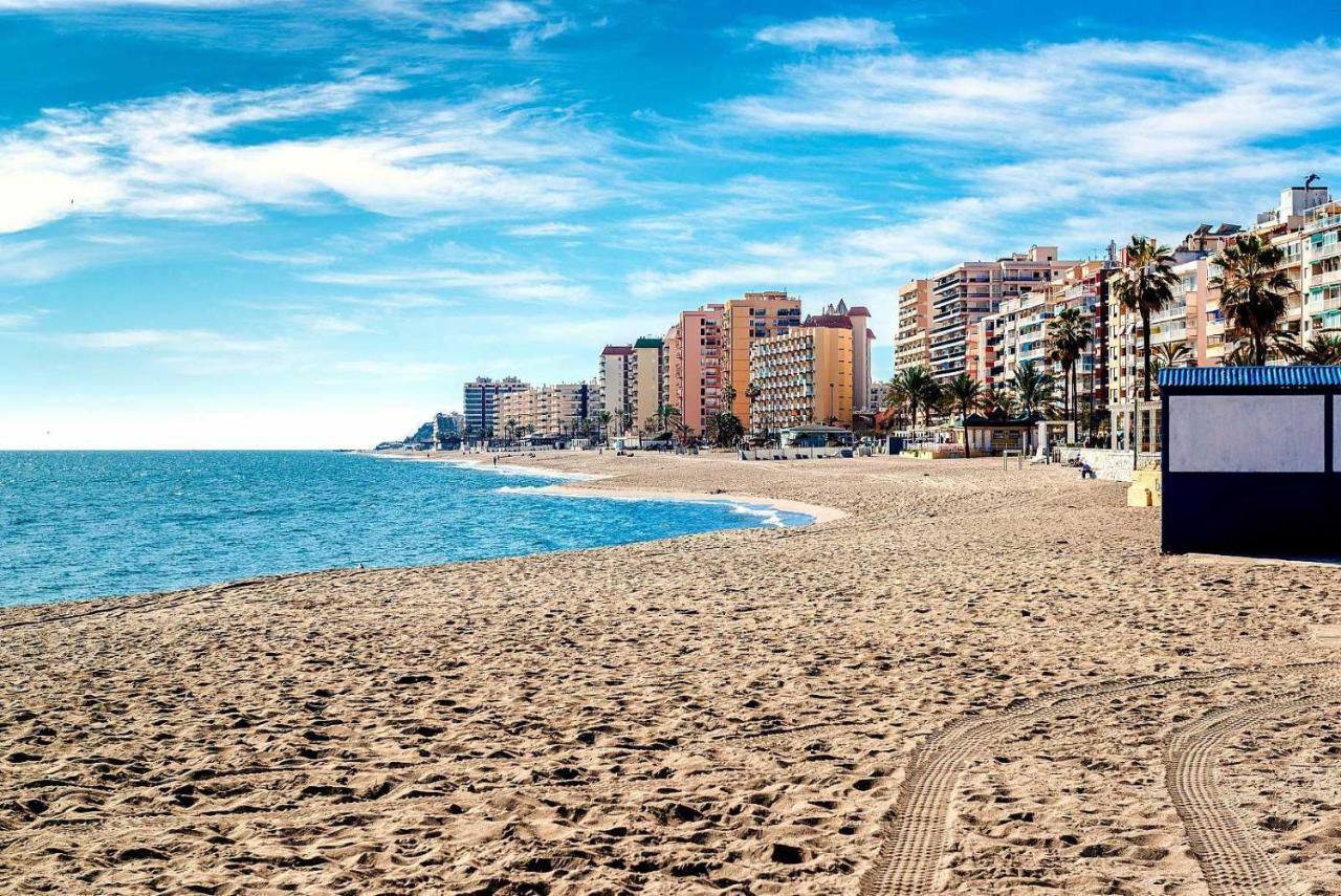 Beachfront -- New Luxury Apartment -- 1ª Linea Playa -- Fuengirola City Center -- Private Parking -- Panoramic Sea Views -- 외부 사진