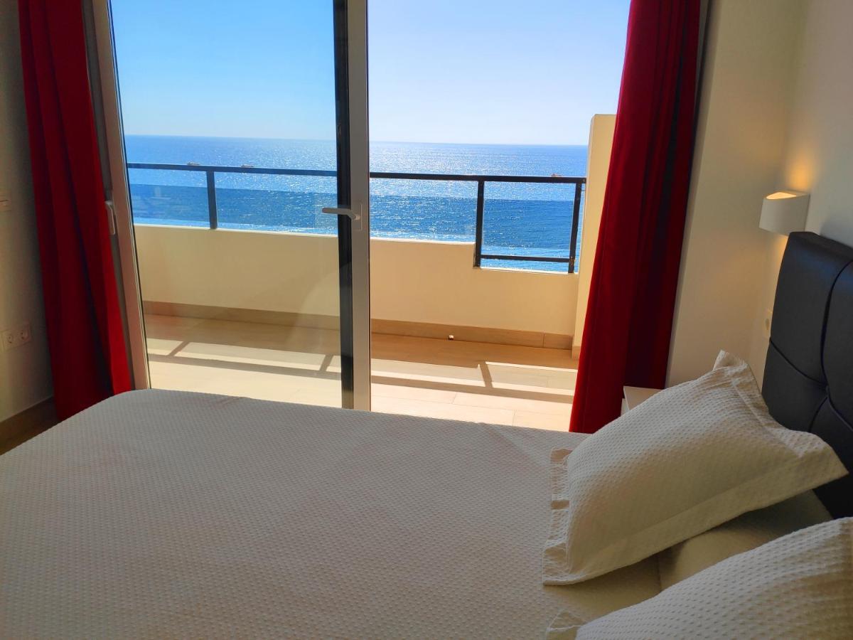 Beachfront -- New Luxury Apartment -- 1ª Linea Playa -- Fuengirola City Center -- Private Parking -- Panoramic Sea Views -- 외부 사진