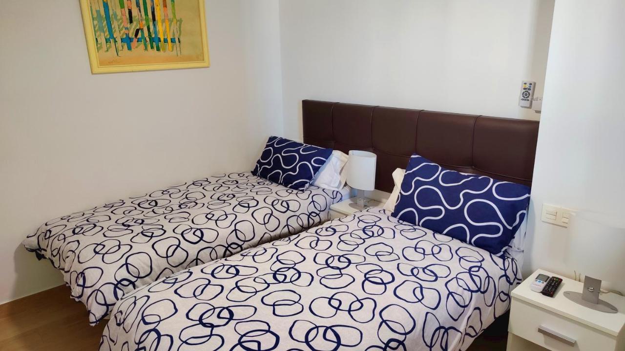 Beachfront -- New Luxury Apartment -- 1ª Linea Playa -- Fuengirola City Center -- Private Parking -- Panoramic Sea Views -- 외부 사진