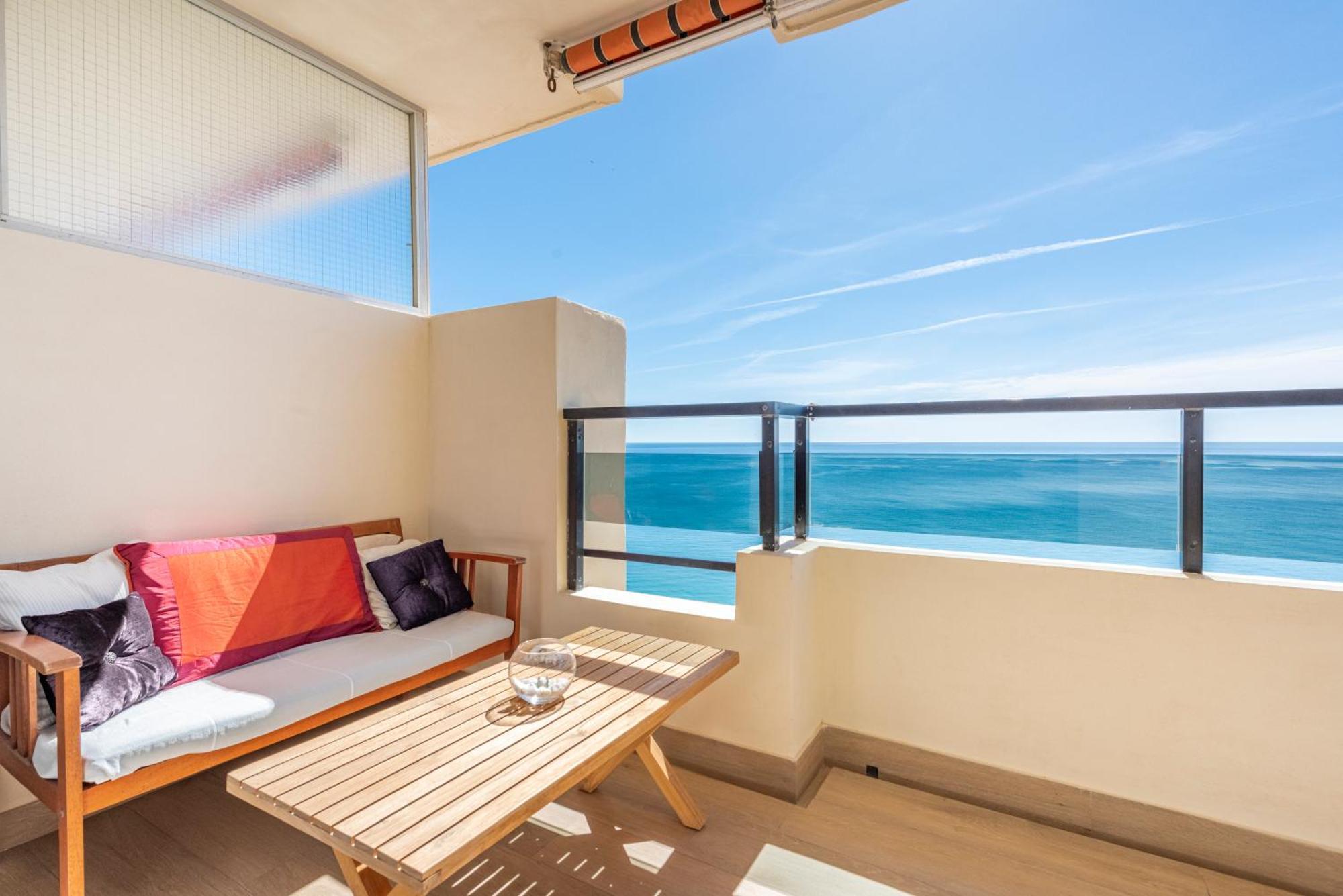 Beachfront -- New Luxury Apartment -- 1ª Linea Playa -- Fuengirola City Center -- Private Parking -- Panoramic Sea Views -- 외부 사진